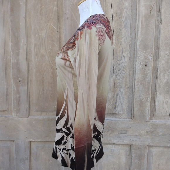 Tan Paisley Tshirt - Picture 4 of 6